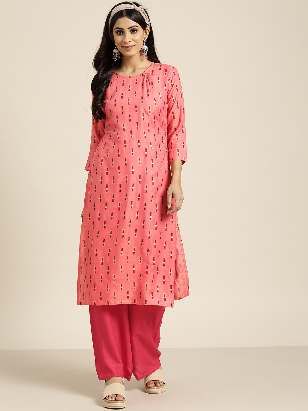 

Sangria Women Pink Printed Kurta with Palazzos