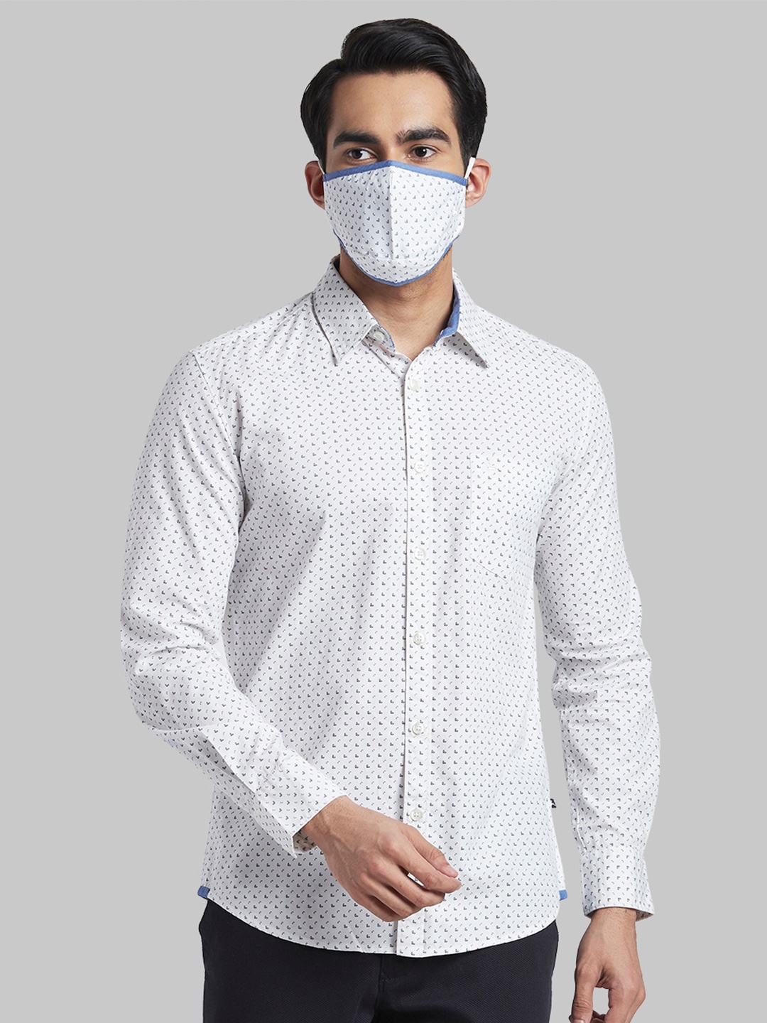 

Parx Men White & Blue Slim Fit Micro Ditsy Printed Cotton Casual Shirt