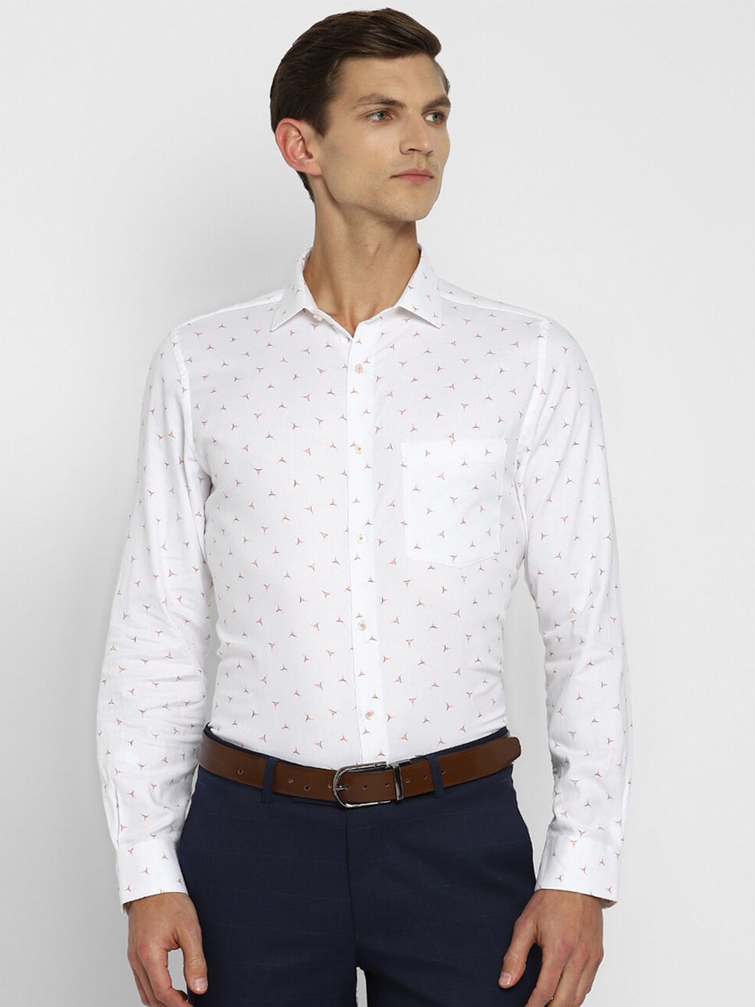 

Turtle Men White Slim Fit Printed Formal Shirt