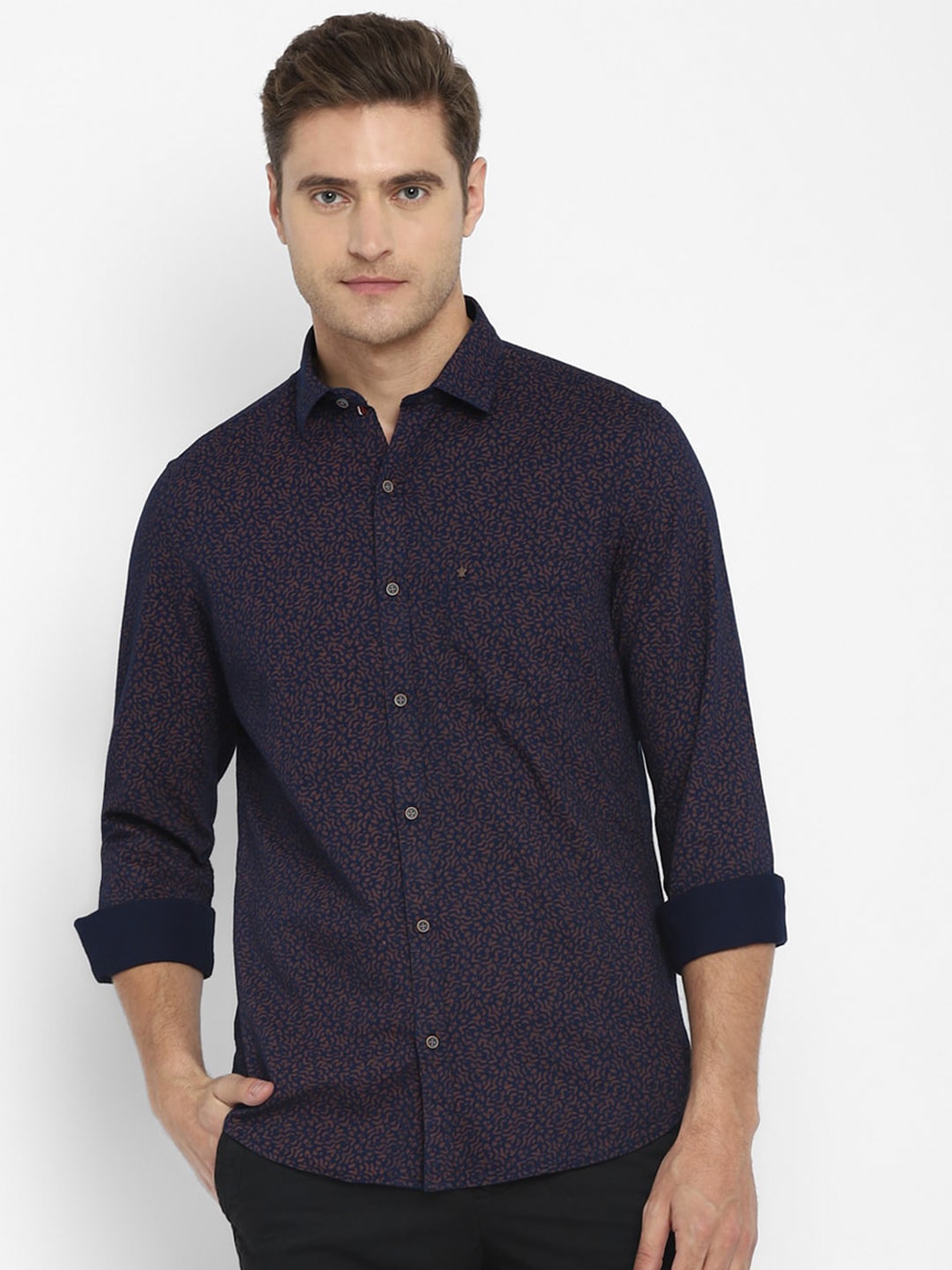 

Turtle Men Navy Blue Slim Fit Printed Casual Shirt