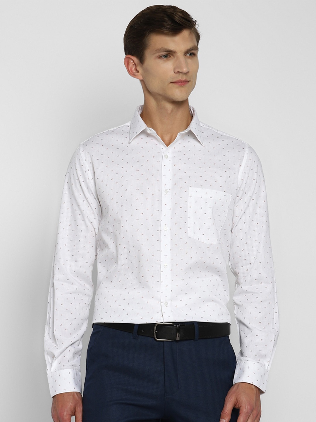 

Turtle Men White Printed Slim Fit Formal Shirt