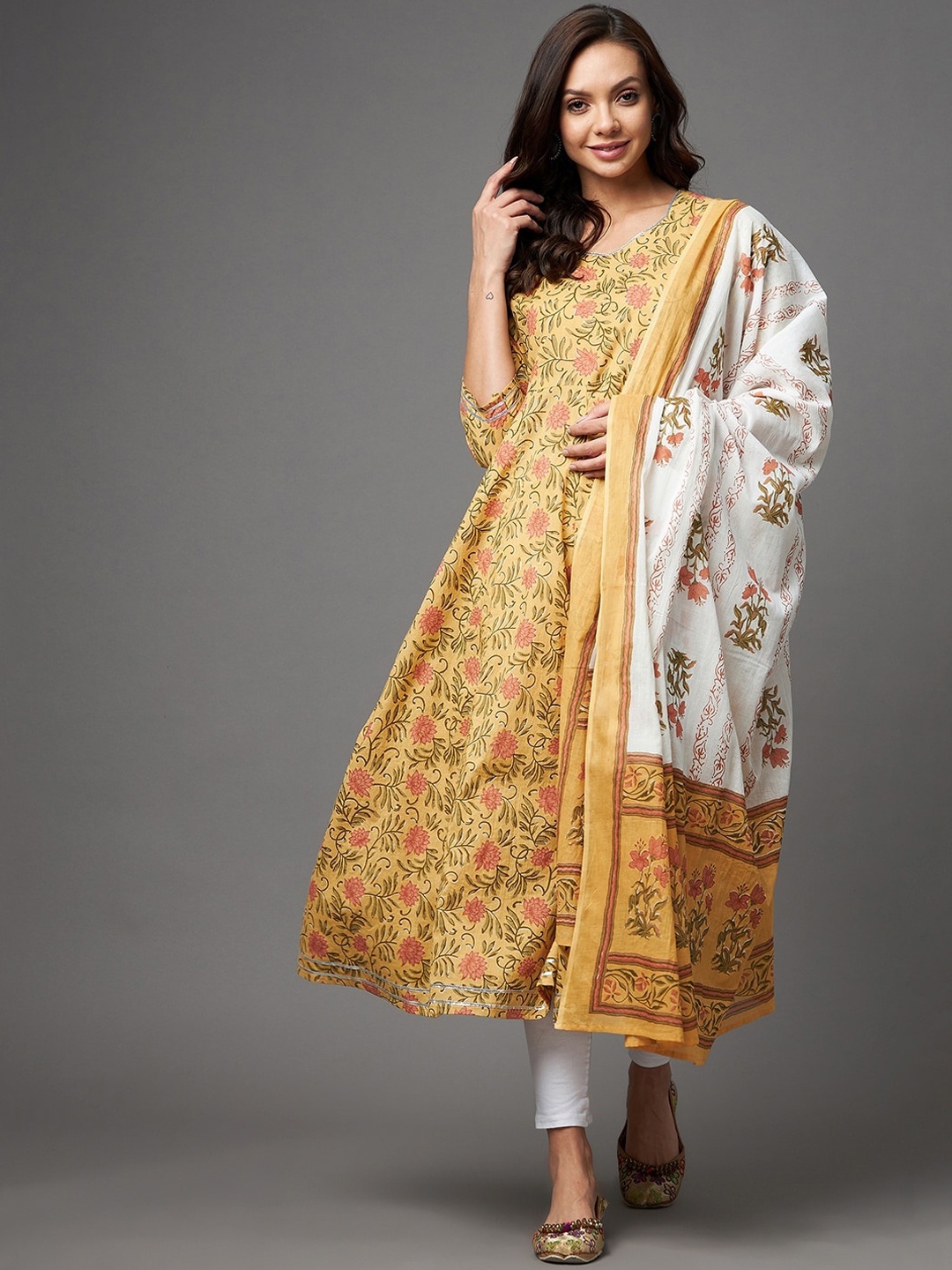 

Azira Women Yellow & White Ethnic Motifs Printed Kurta