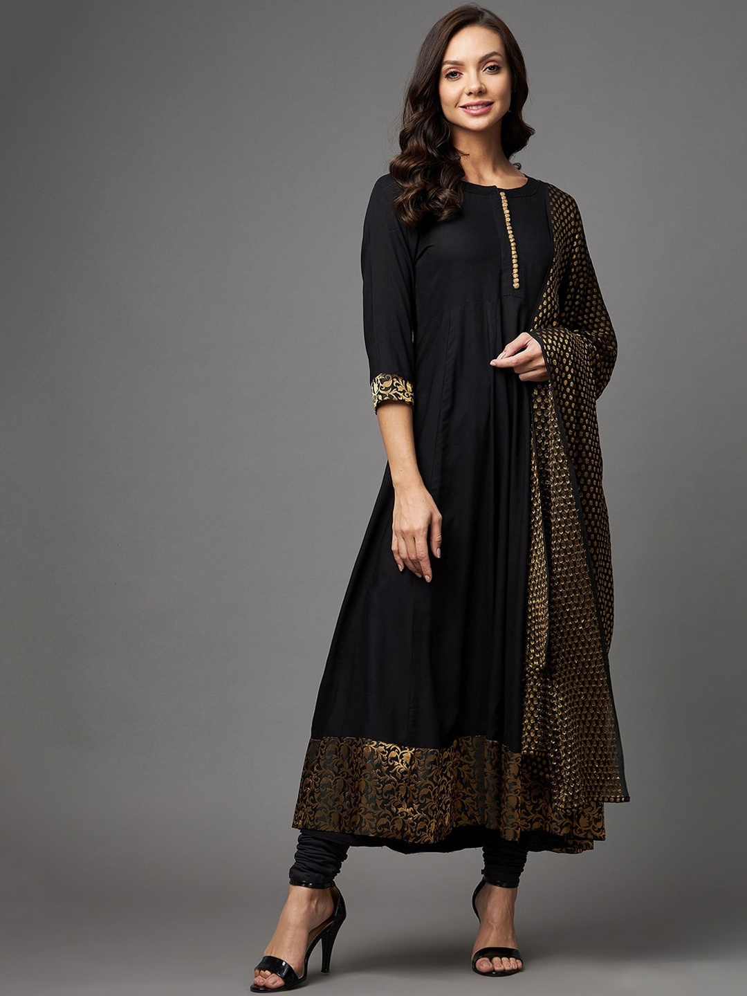 

Azira Women Black & Gold-Toned Floral Embellished Floral Anarkali Kurta