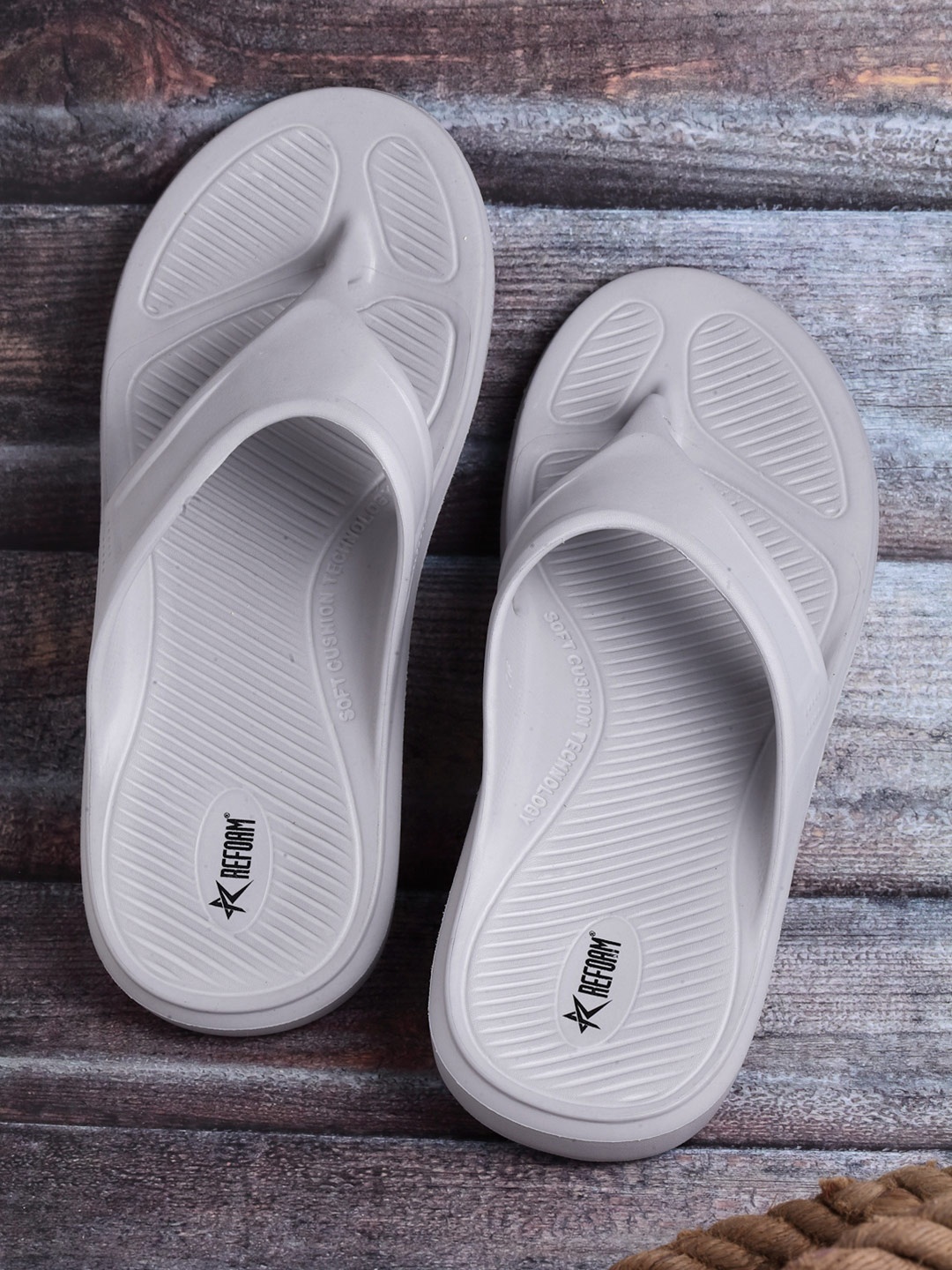 

REFOAM Men Grey Rubber Thong Flip-Flops