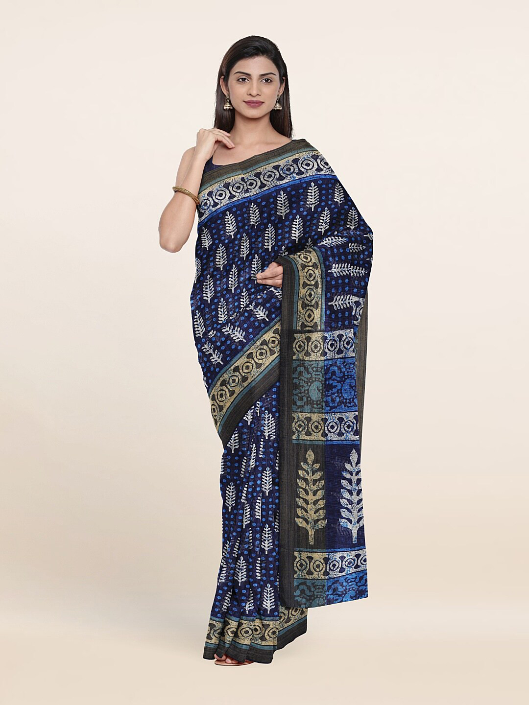 

Pothys Blue & White Cotton Blend Ethnic Motifs Saree