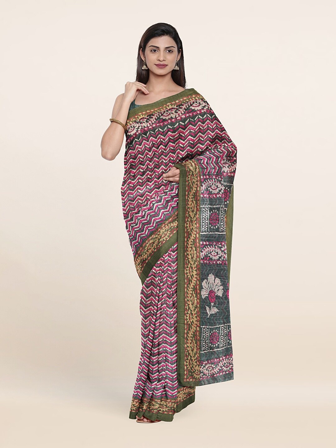 

Pothys Green & White Ethnic Motifs Saree