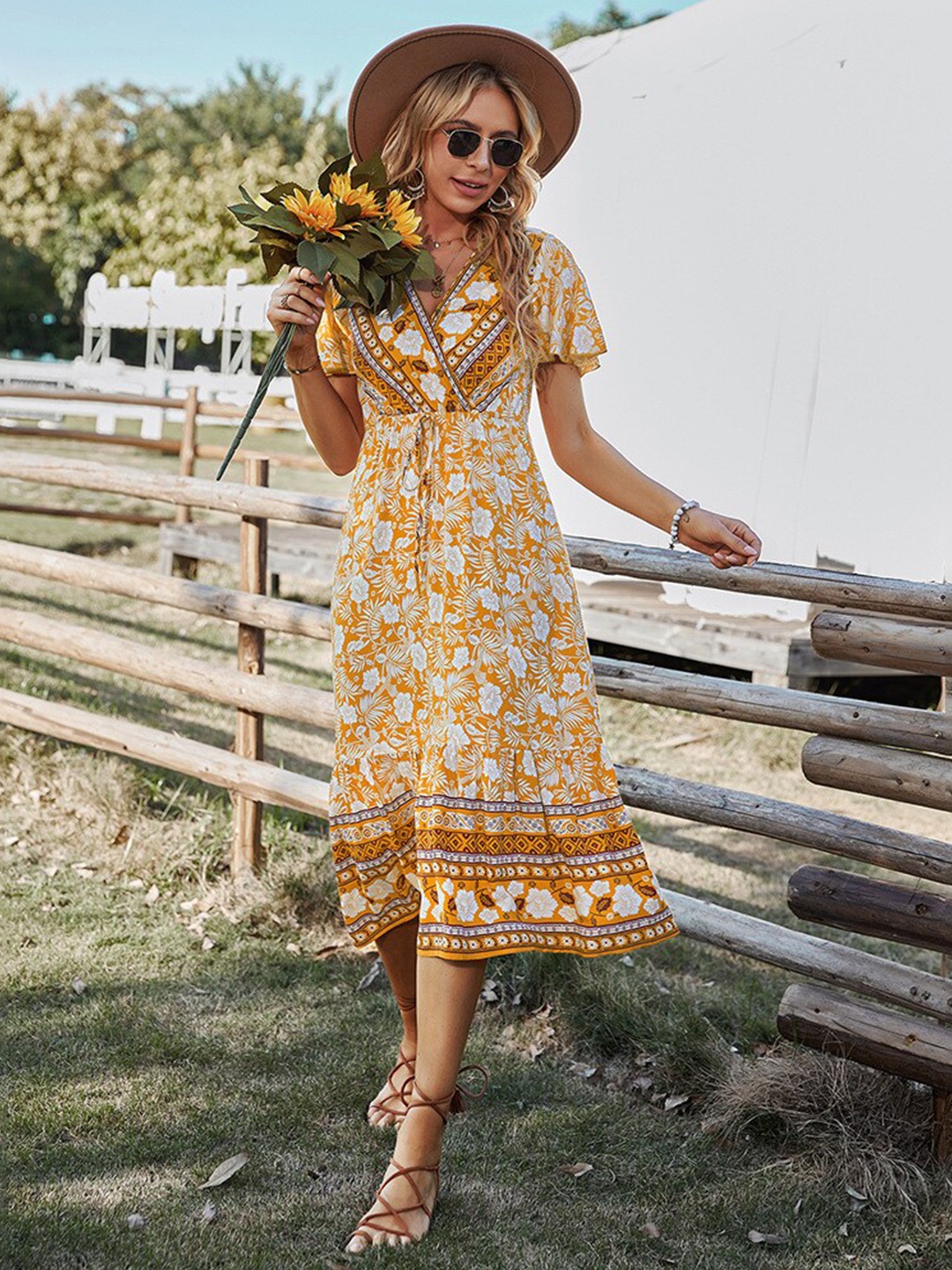 

La Aimee Women Yellow Floral A-Line Midi Dress