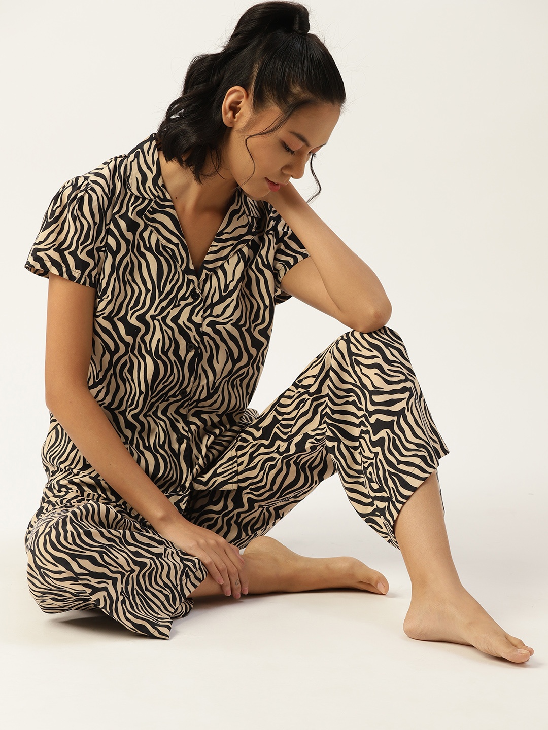 

ETC Women Beige & Black Printed Night suit