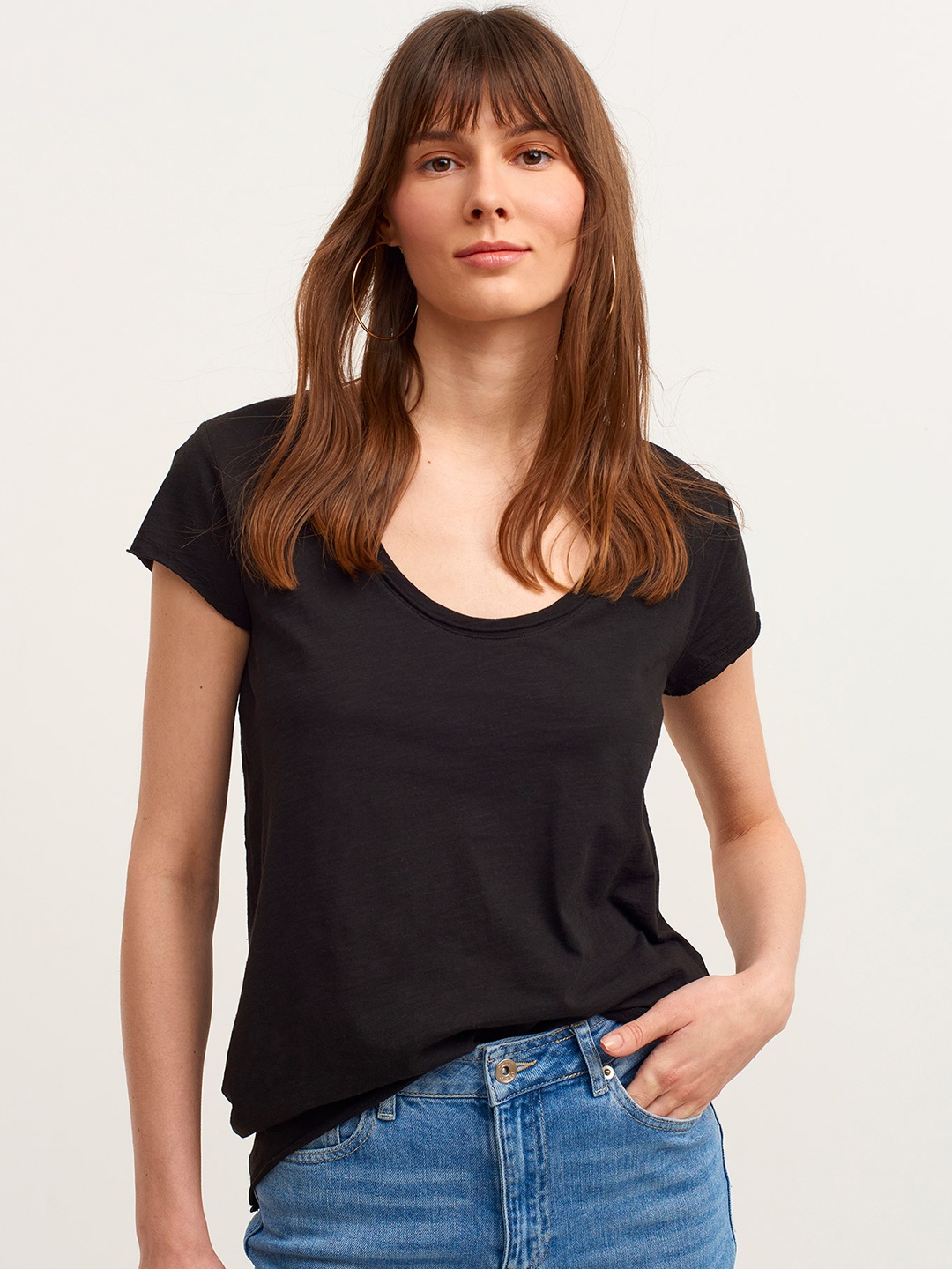 

OXXO Women Black Solid Pure Cotton T-shirt