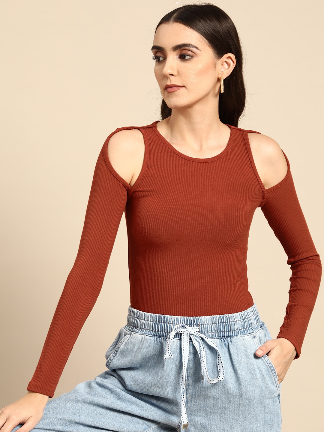 

OXXO Rust Brown Solid Top with Cut Out Detail
