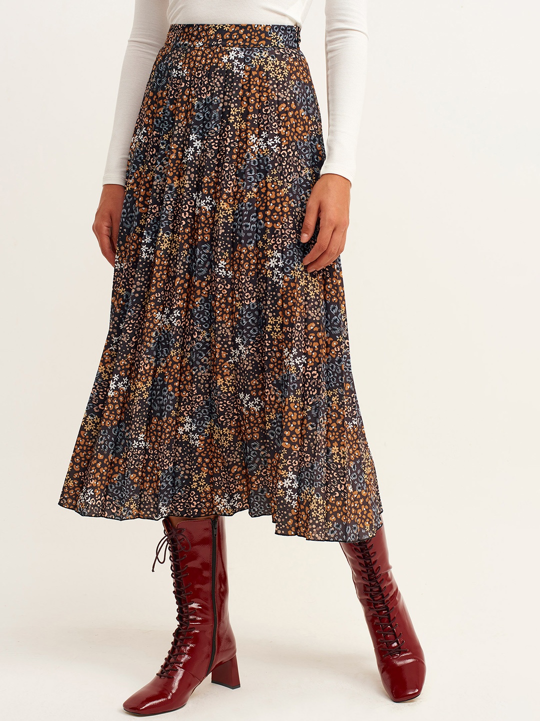 

OXXO Women Black & Brown Floral Printed Accordion Pleats A-Line Skirt