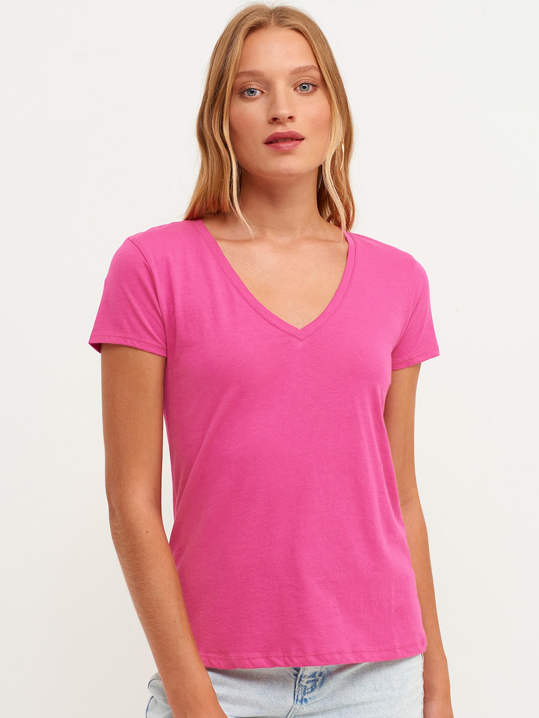 

OXXO Women Pink Solid V-Neck Pure Cotton T-shirt