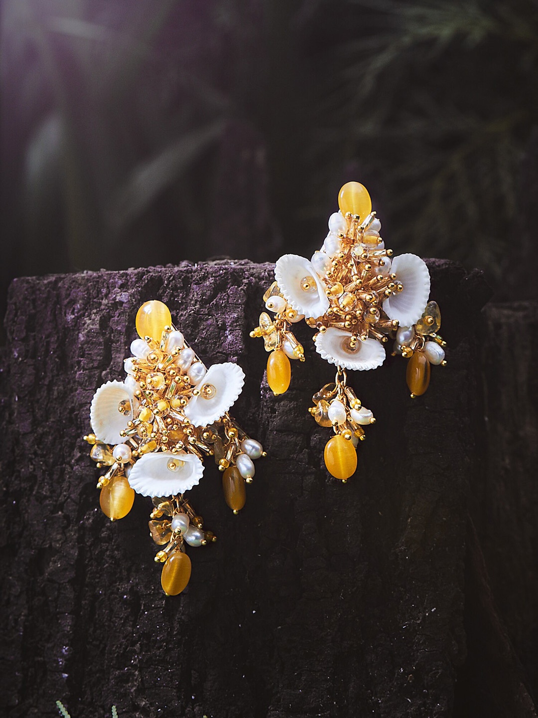 

D'oro Yellow Studs Earrings