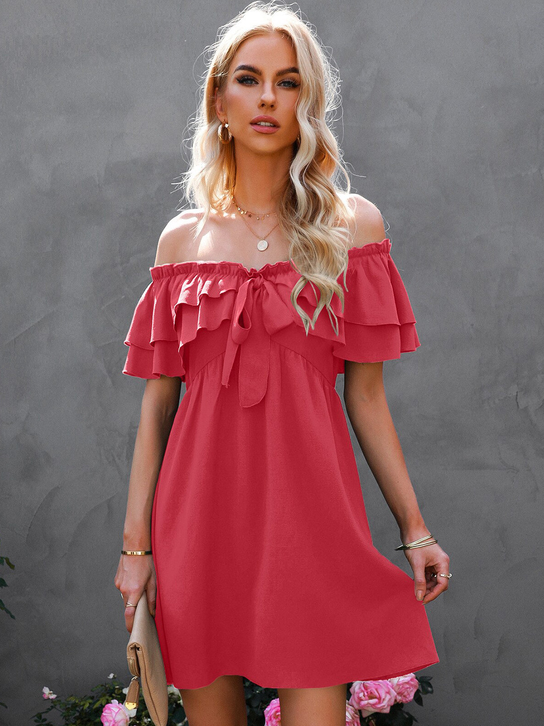 

La Aimee Women Attractive Red Solid Dress