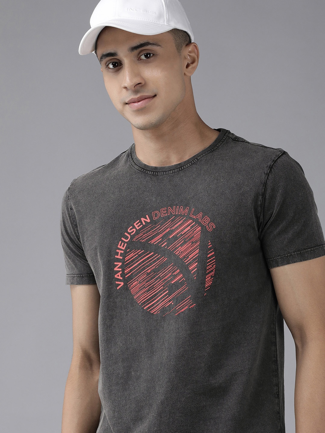 

VAN HEUSEN DENIM LABS Men Black Graphic Printed Pure Cotton T-shirt