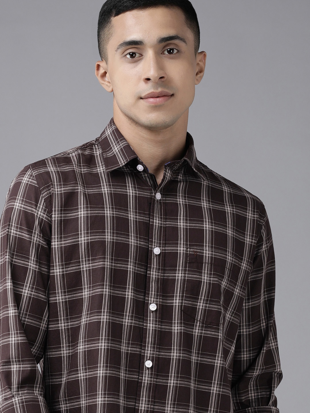 

Van Heusen Sport Men Brown & White Checked Slim Fit Pure Cotton Casual Shirt
