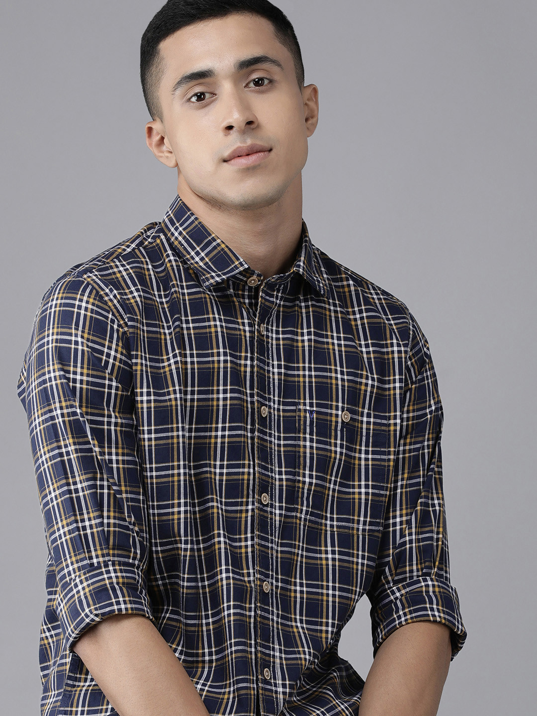 

VAN HEUSEN DENIM LABS Men Navy Blue & White Slim Fit Checked Casual Pure Cotton Shirt