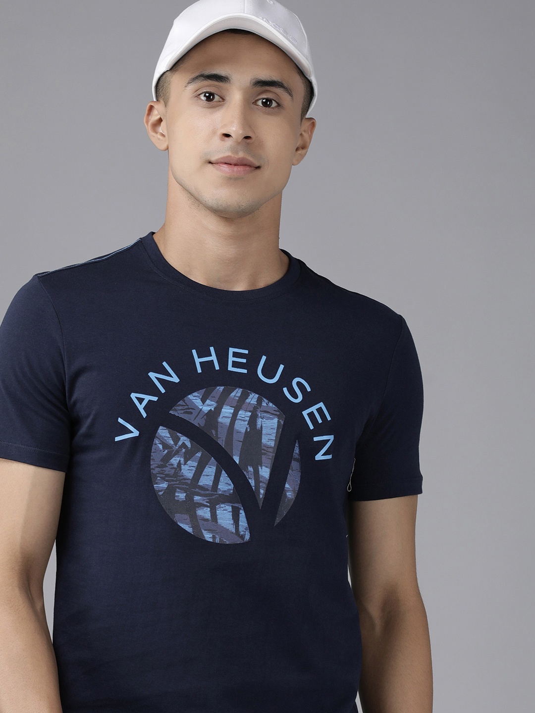 

VAN HEUSEN DENIM LABS Men Navy Blue Graphic Printed Pure Cotton T-shirt