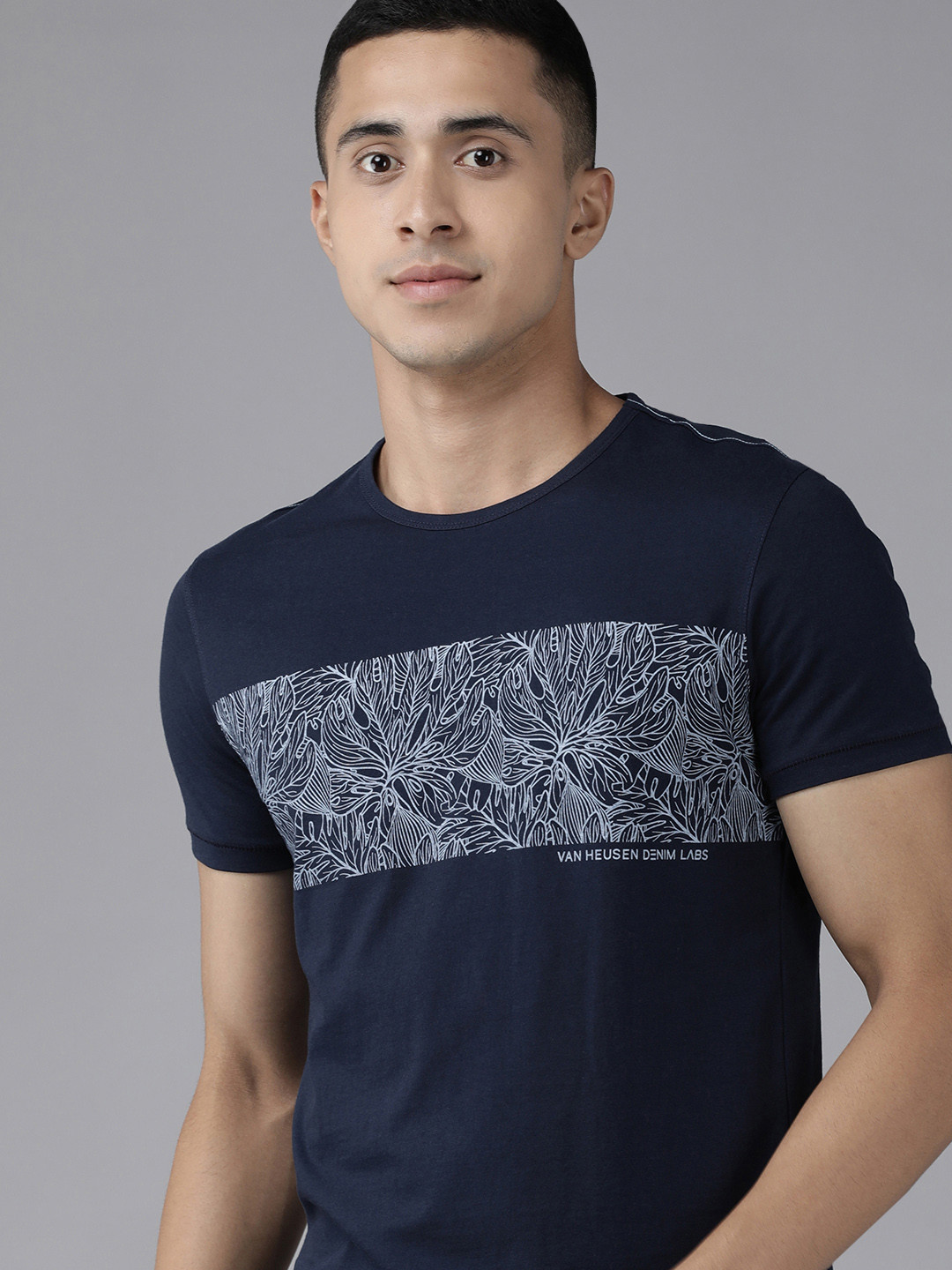 

VAN HEUSEN DENIM LABS Men Navy Blue Tropical Printed Pure Cotton T-shirt