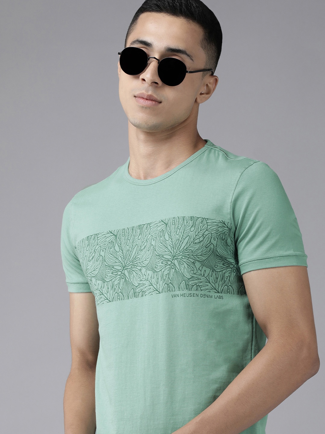 

VAN HEUSEN DENIM LABS Men Sage Green Tropical Printed Pure Cotton T-shirt