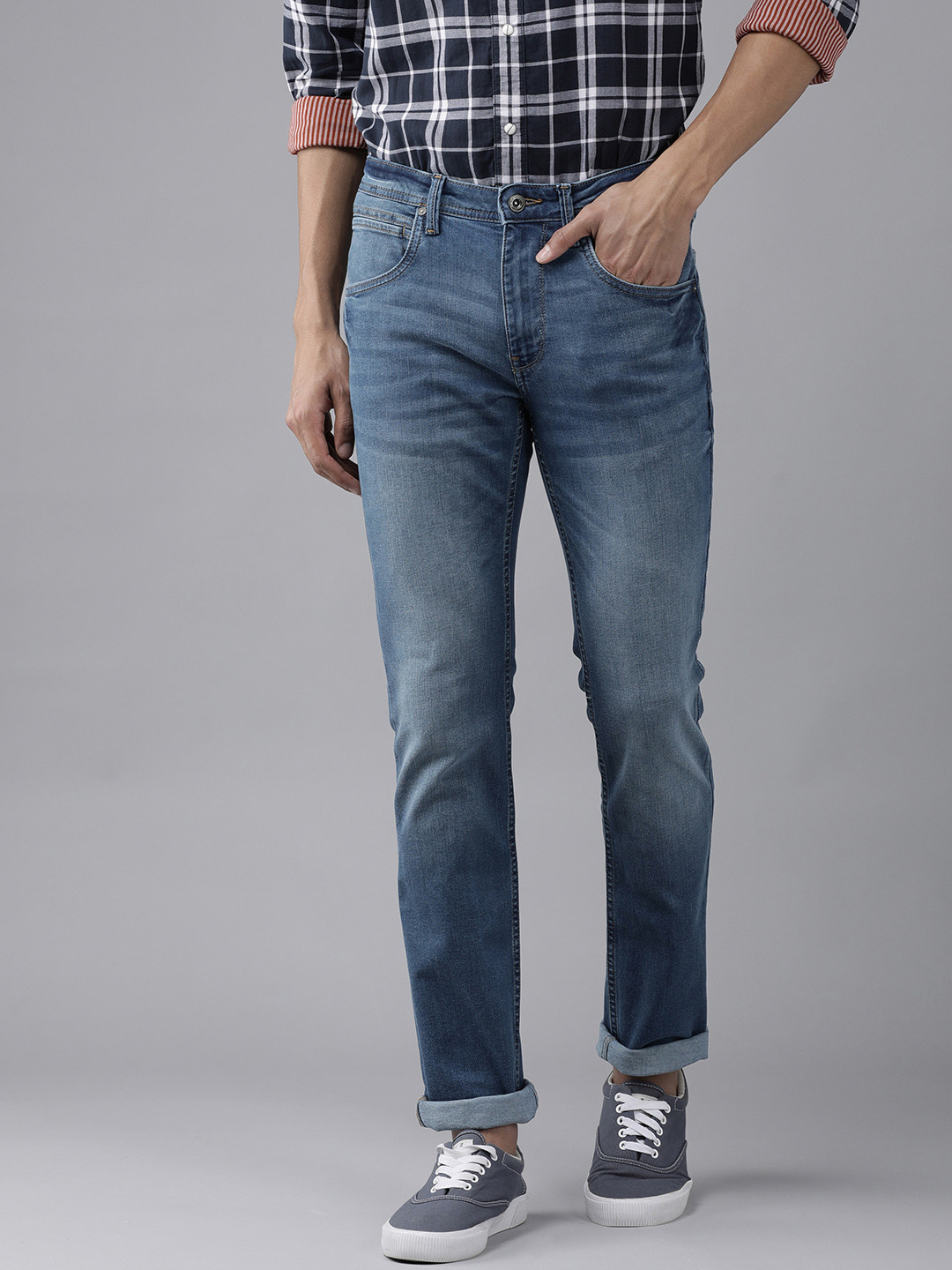 

VAN HEUSEN DENIM LABS Men Blue Light Fade Slim Fit Stretchable Jeans