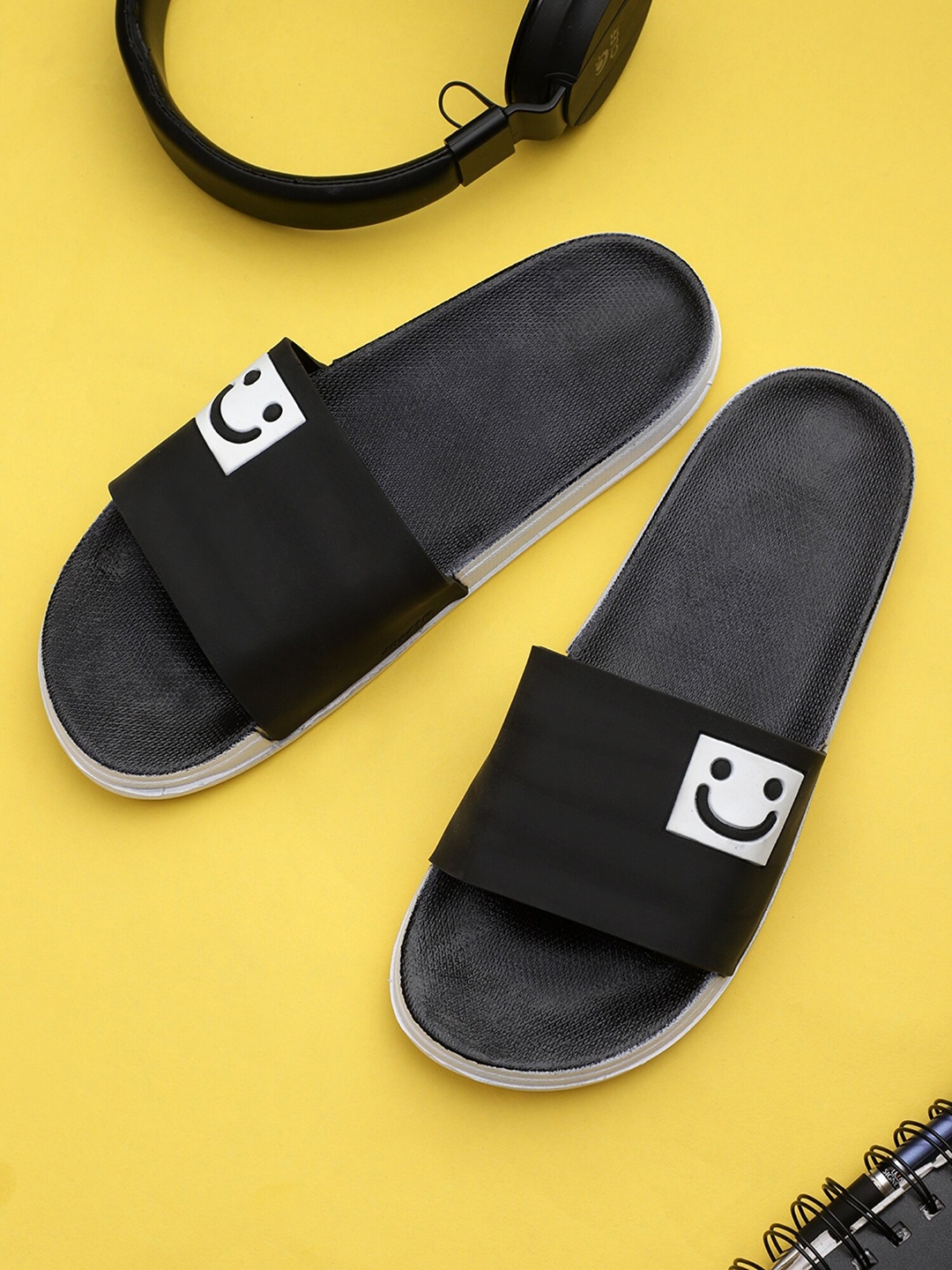 

Pampy Angel Women Black & White Printed Rubber Sliders