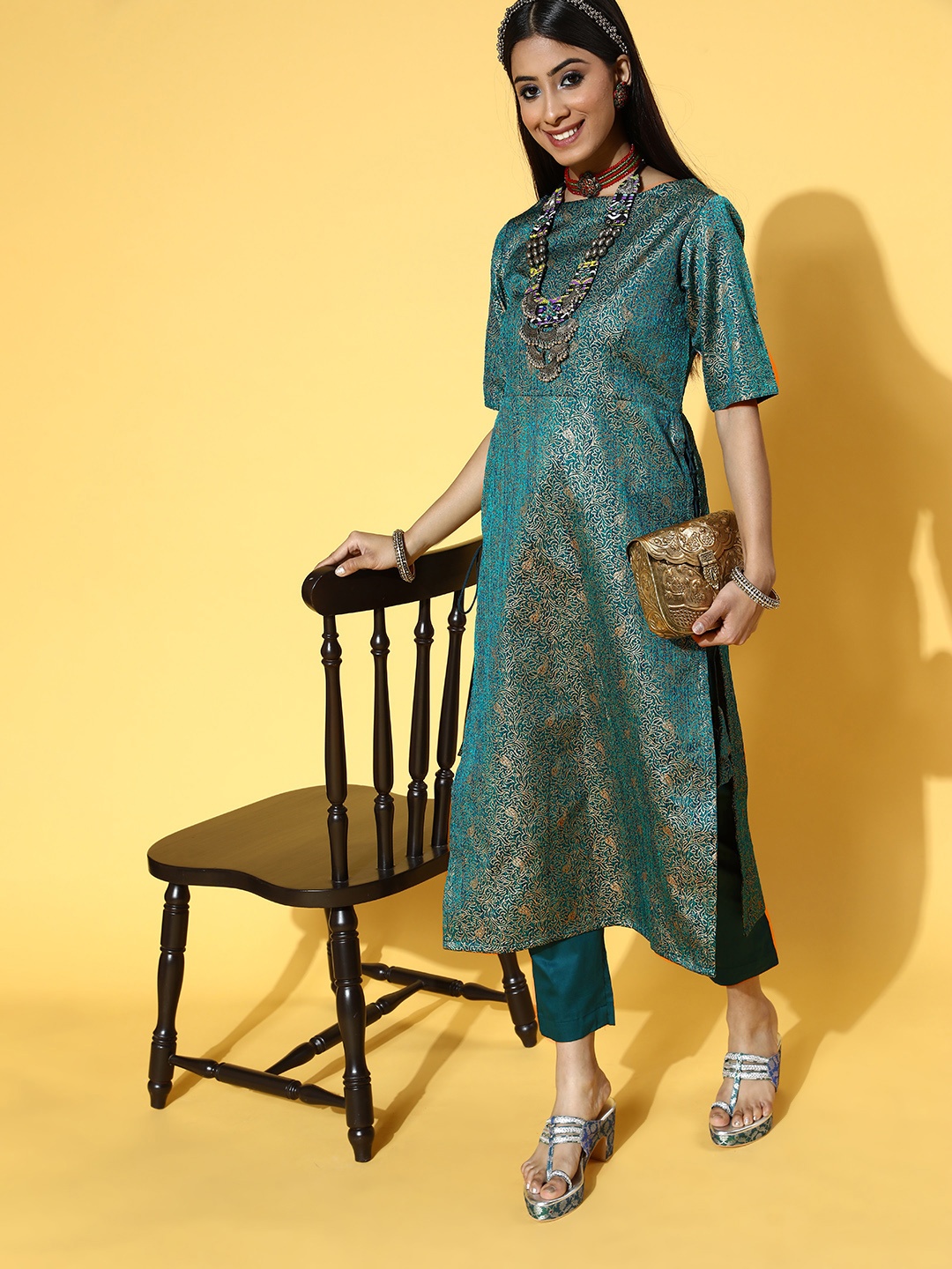 

Inddus Women Floral Silk Blend Ethereal Embroidery Kurta Set, Teal