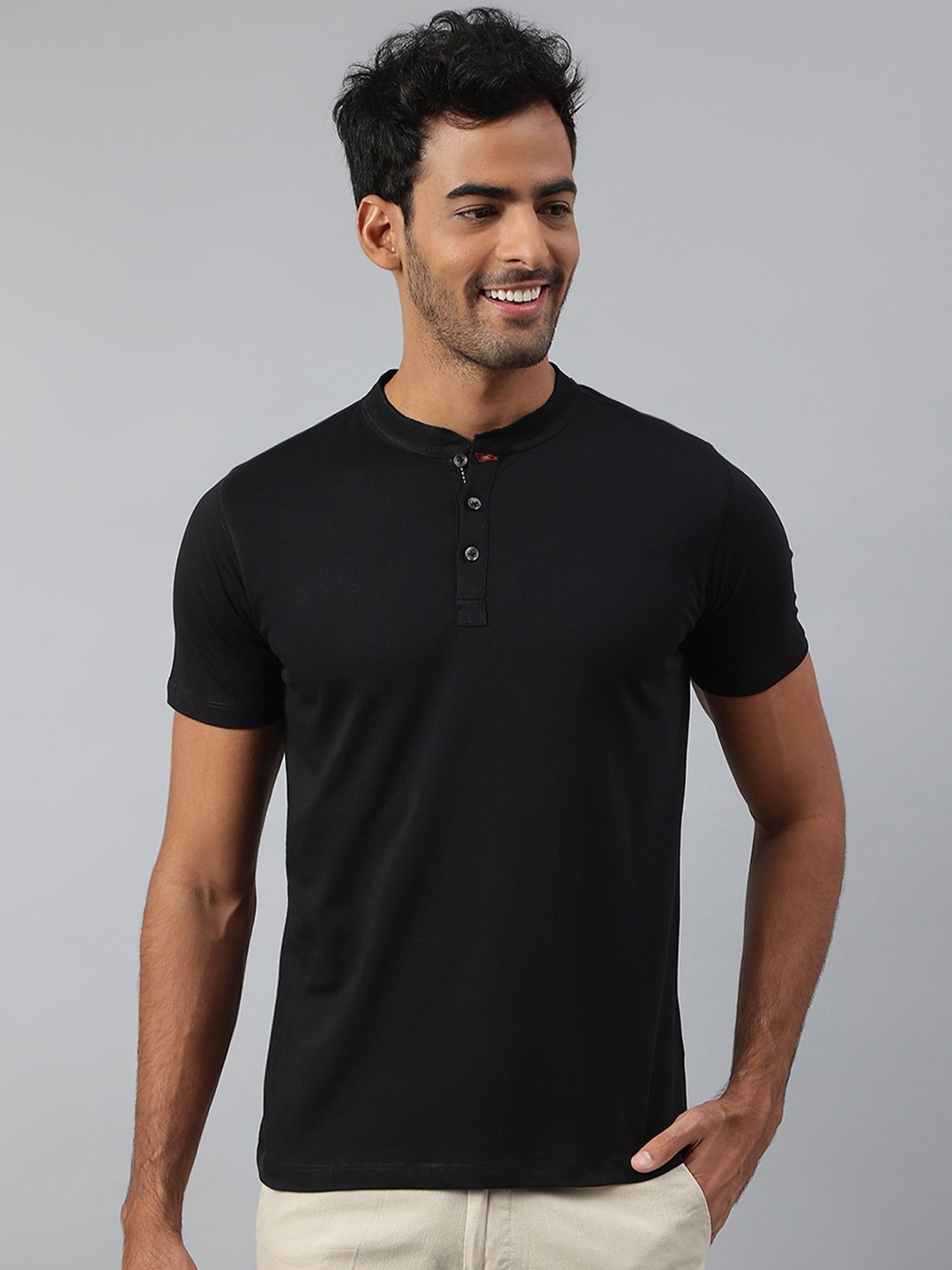 

MR BUTTON Men Black Henley Neck Slim Fit T-shirt