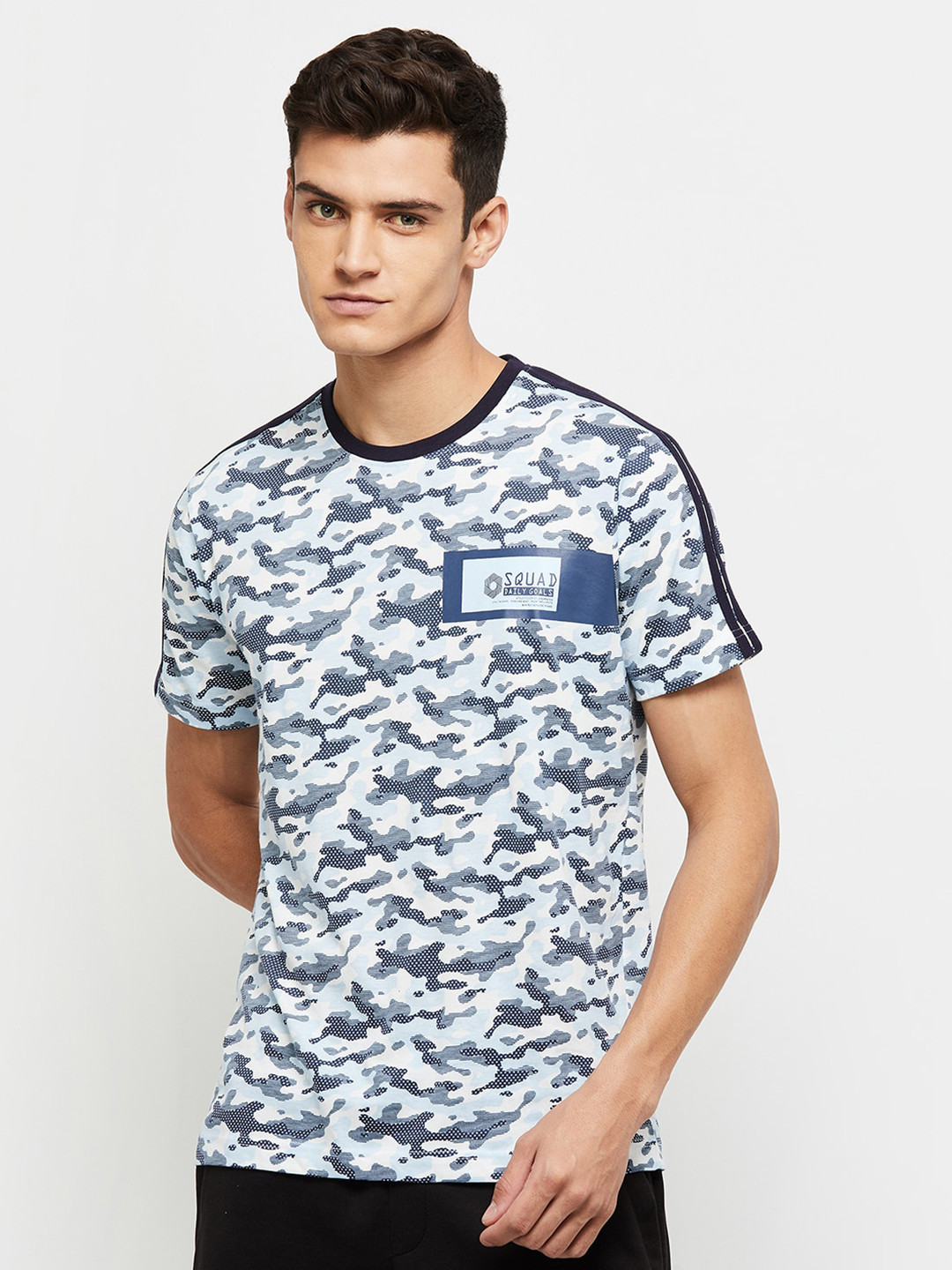 

max Men Blue & White Printed T-shirt