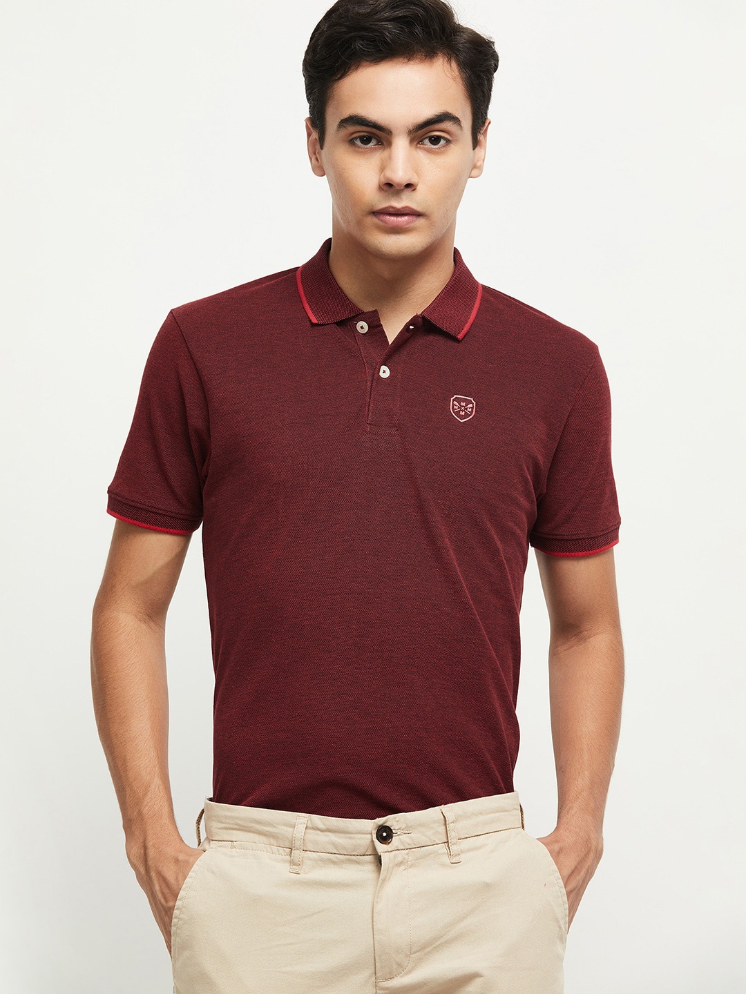 

max Men Maroon Solid Polo Collar Cotton T-shirt