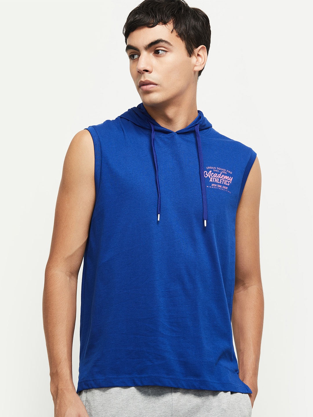 

max Men Blue & Pink Typography Printed T-shirt