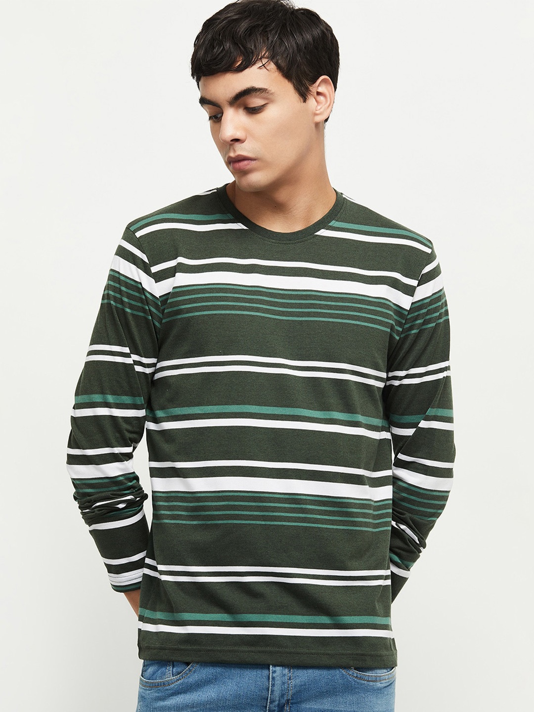 

max Men Green Striped T-shirt