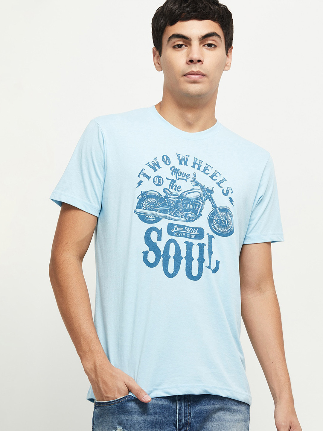 

max Men Blue Typography Printed Pure Cotton T-shirt