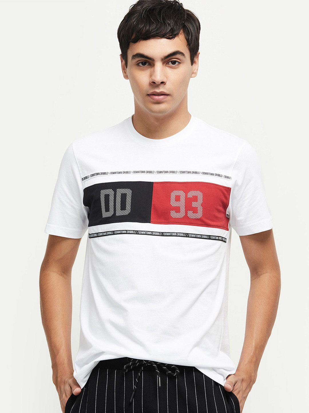 

max Men White Typography Printed Cotton T-shirt