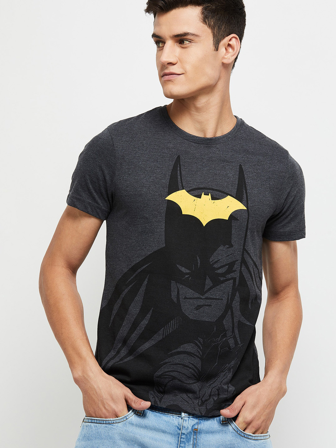 

max Men Grey Batman Printed T-shirt