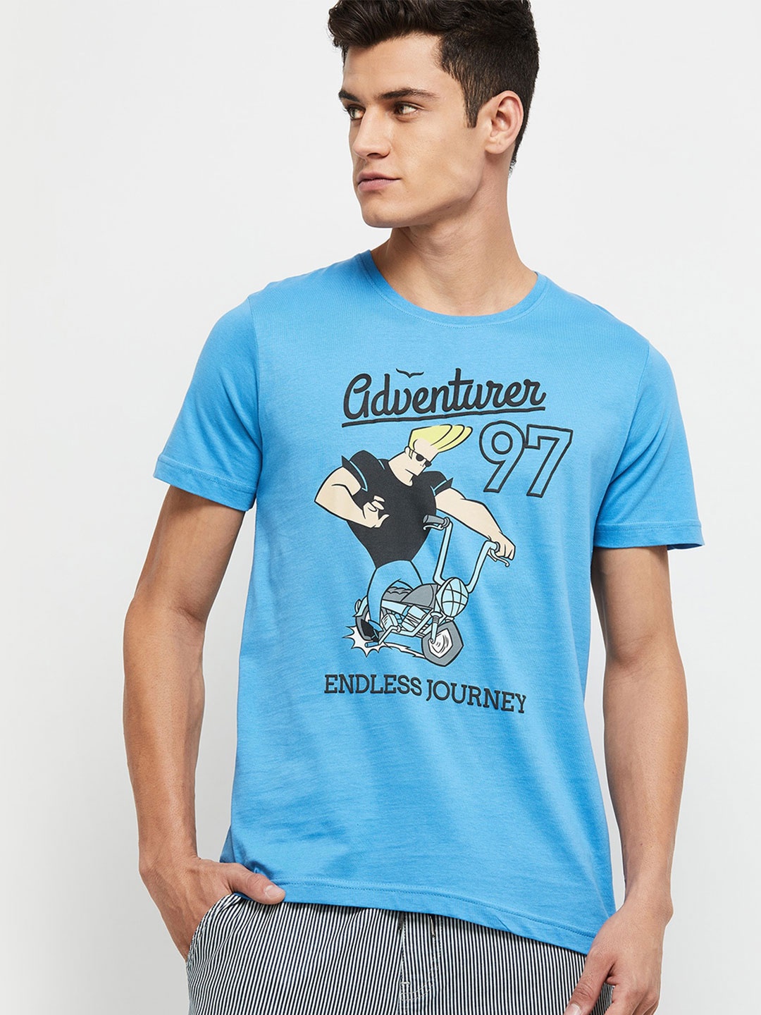 

max Men Blue Typography Johny Bravo Printed Cotton T-shirt