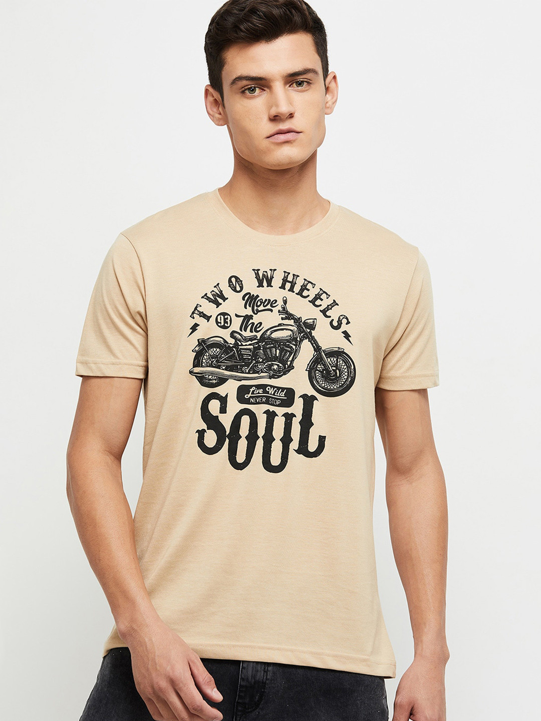 

max Men Beige Typography Printed Pure Cotton T-shirt