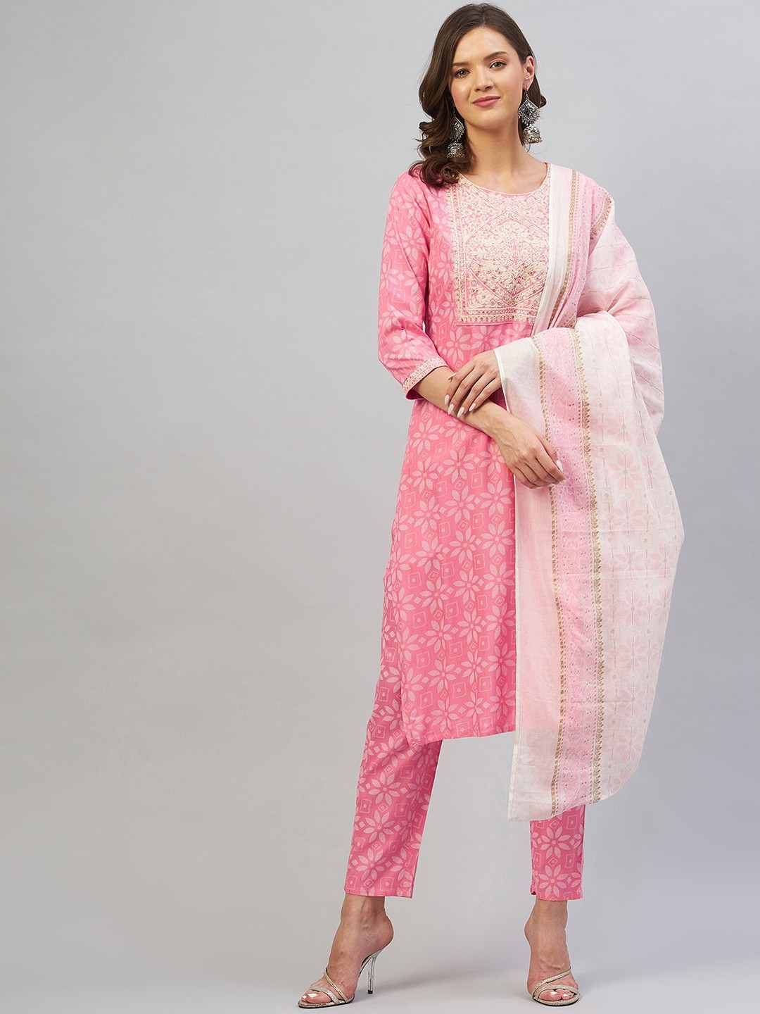 

VAABASTA Women Pink Ethnic Motifs Striped Panelled Pure Cotton Kurta with Trousers & With Dupatta