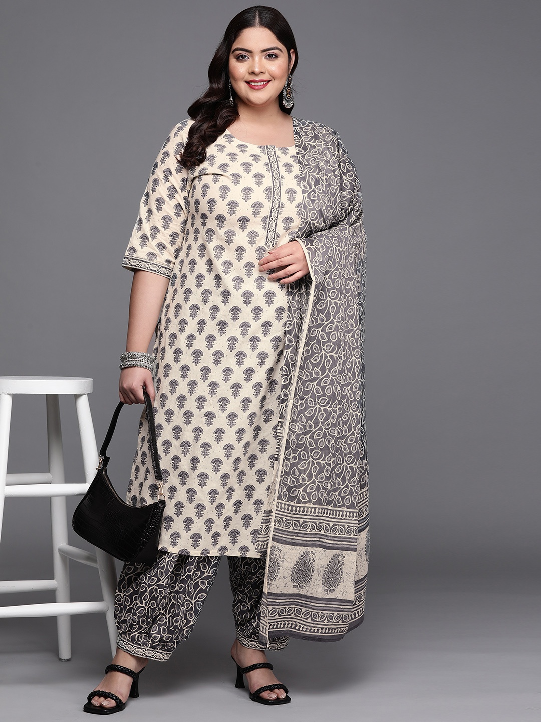 

EXTRA LOVE BY LIBAS Women Off White Plus Size Printed Cotton Kurta with Salwar & Dupatta