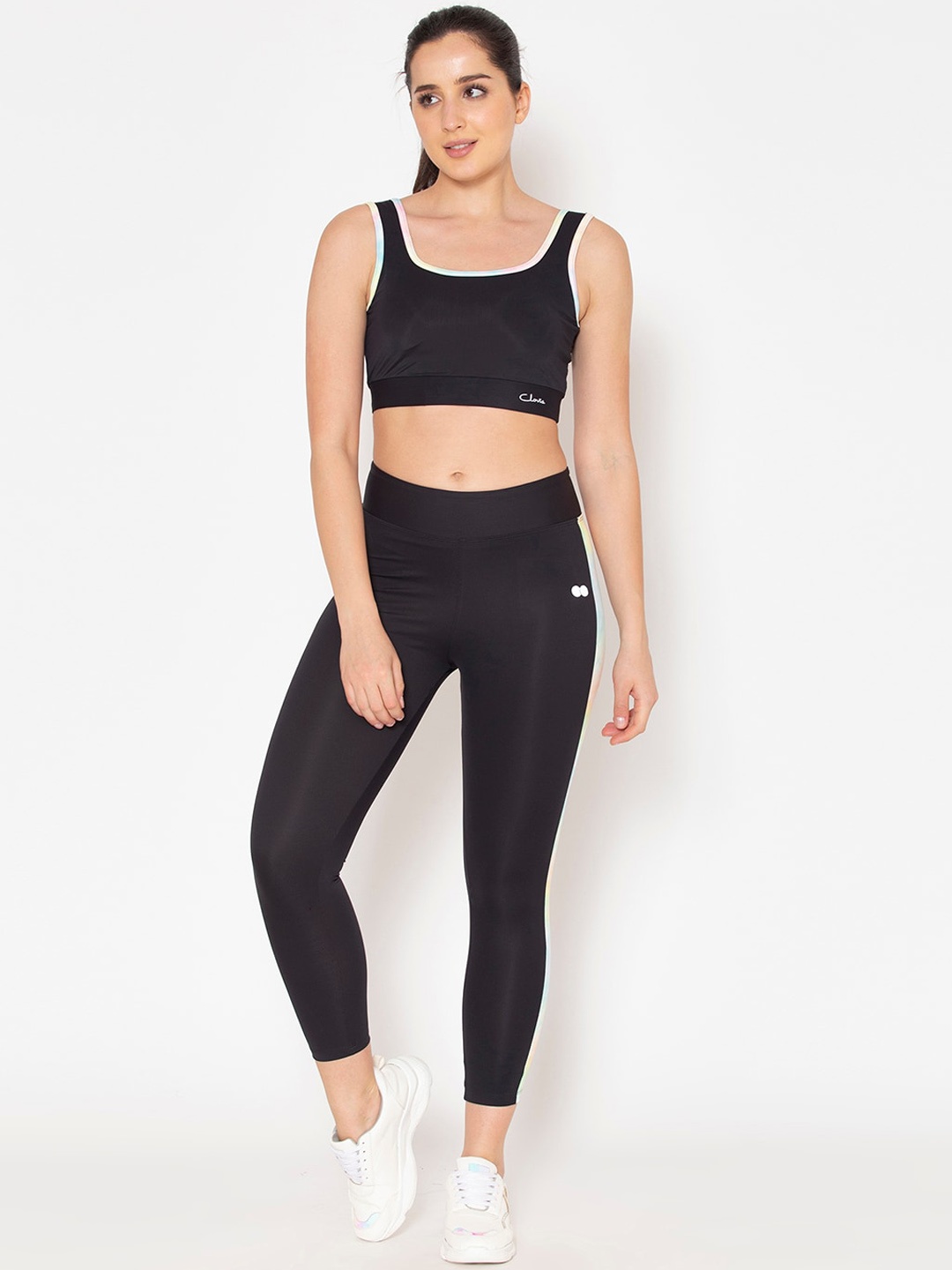 

Clovia Women Black Solid Non-Wired Sports Bra with Tights Set