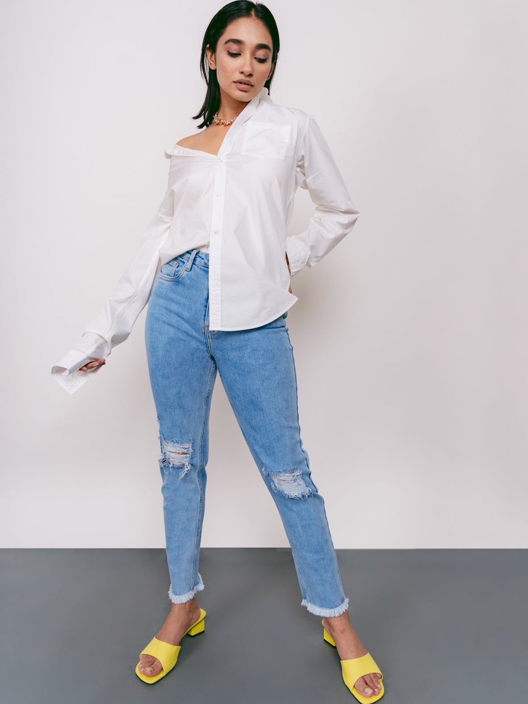 

FREAKINS Women Blue Slim Fit High-Rise Mildly Distressed Light Fade Jeans