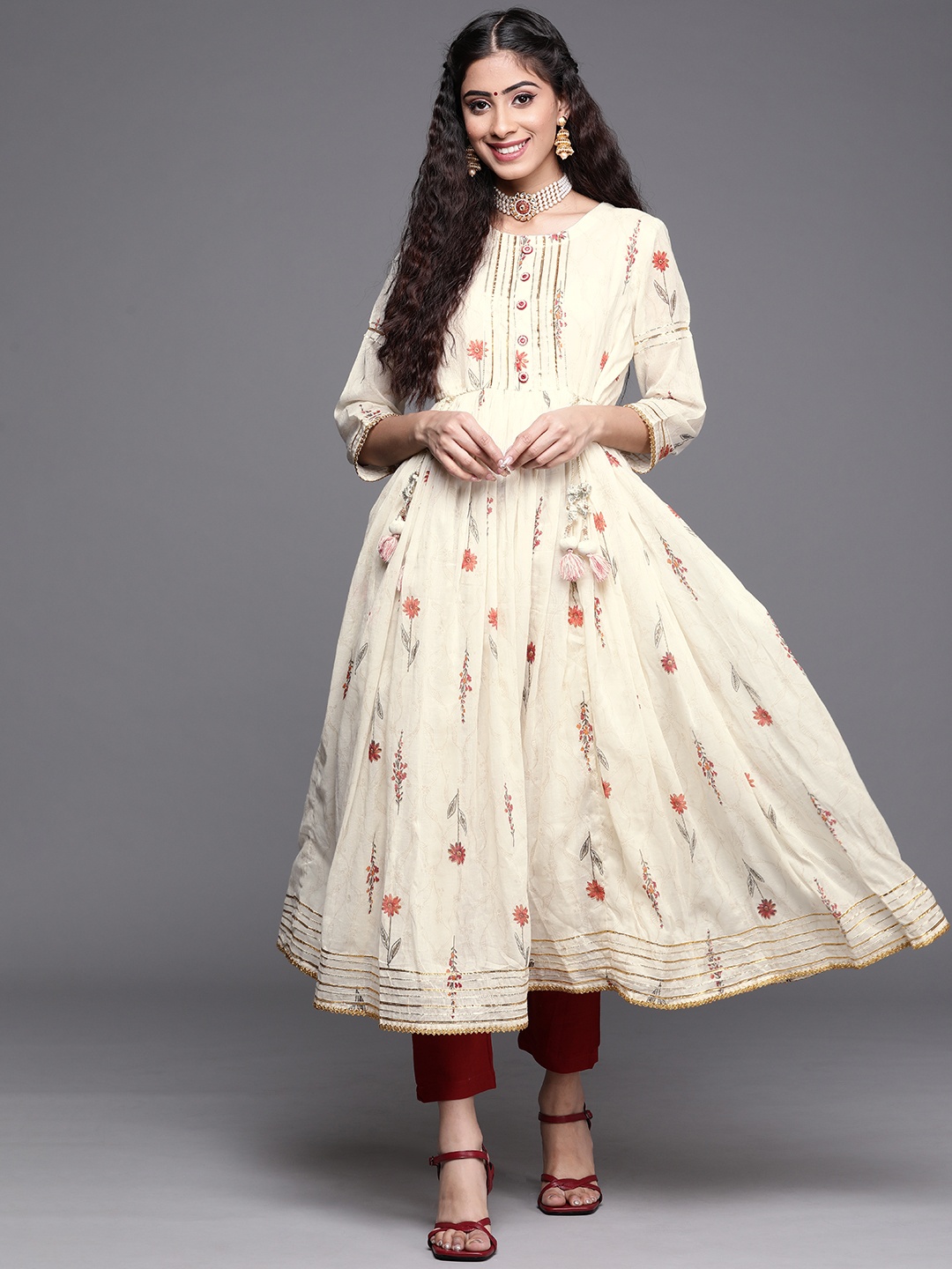 

KSUT Women Cream-Coloured & Red Pure Cotton Ethnic Printed Anarkali Kurta With Side Tie Up