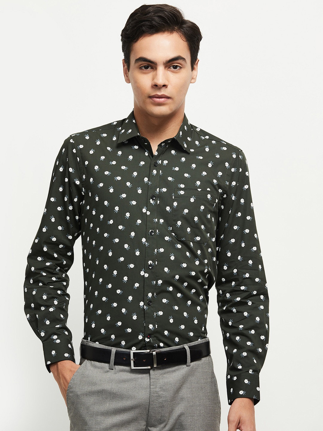 

max Men Green Floral Printed Pure Cotton Formal Shirt