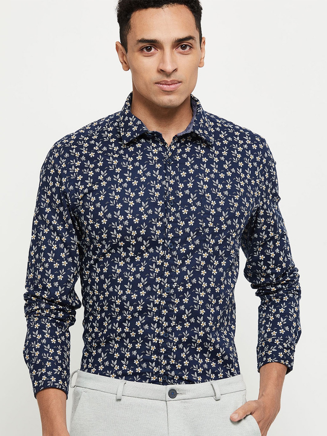 

max Men Navy Blue Regular Fit Floral Printed Cotton Casual Shirt