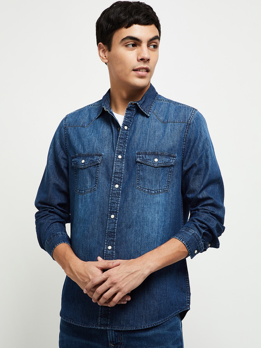 

max Men Blue Faded Pure Cotton Denim Casual Shirt