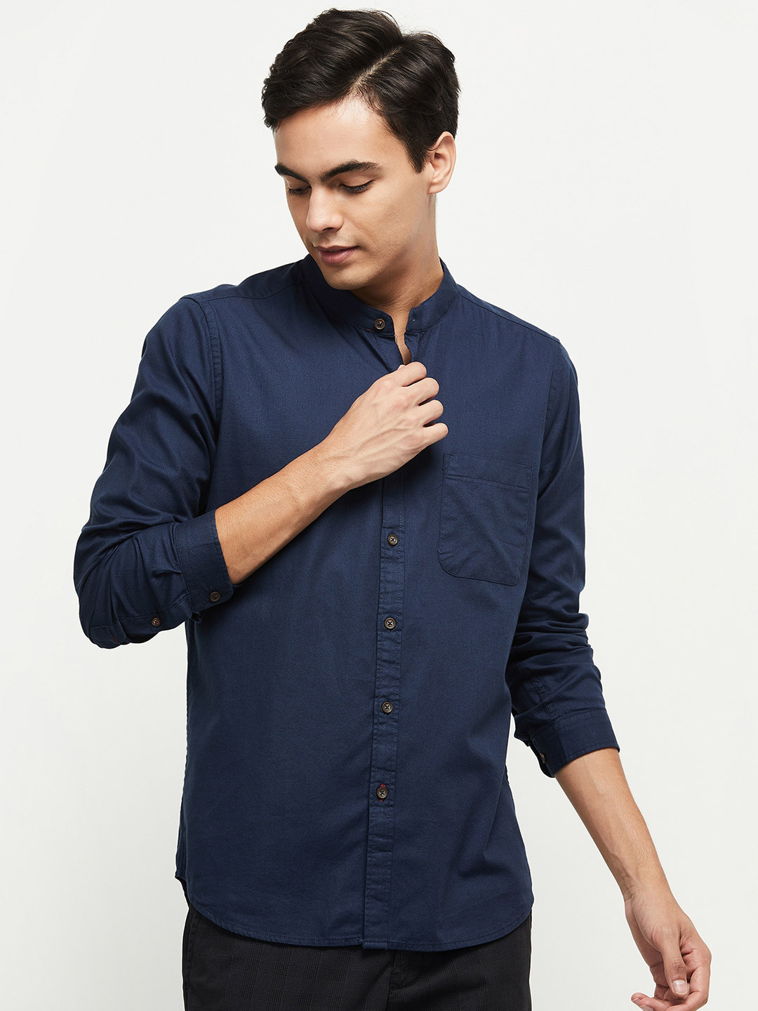 

max Men Navy Blue Solid Cotton Casual Shirt