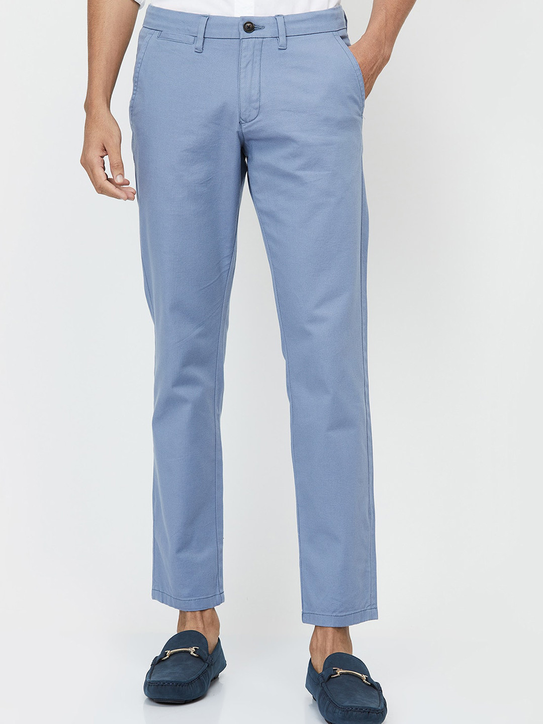 

max Men Blue Solid Regular Fit Trousers