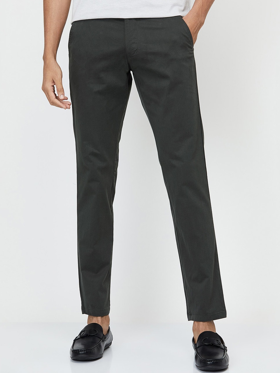 

max Men Charcoal Black Solid Cotton Trousers