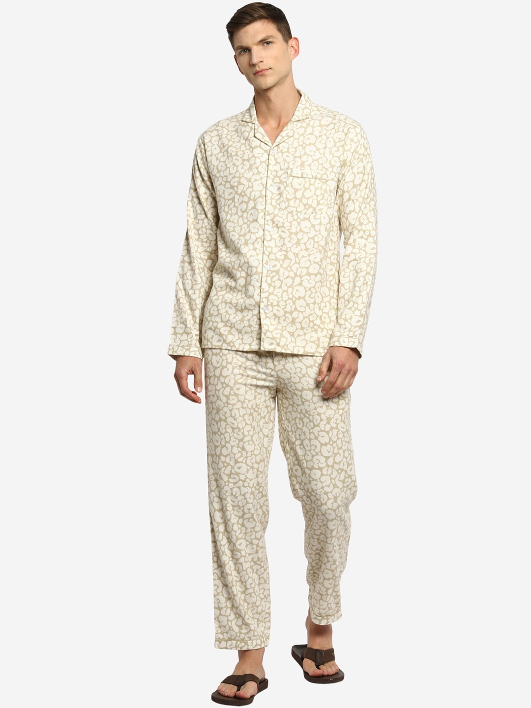 

shopbloom Men Beige & Off White Printed Cotton Night Suit