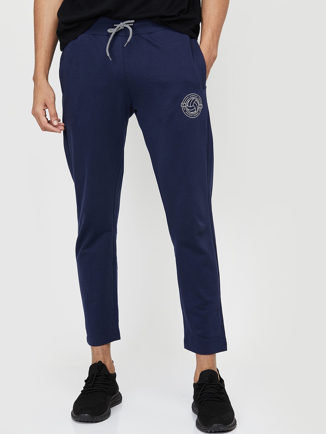 

max Men Navy Blue Solid Track Pant